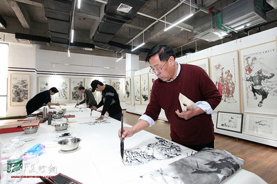 天津美協新時代紅色文藝輕騎兵小分隊走進鶴藝軒美術館送福迎春